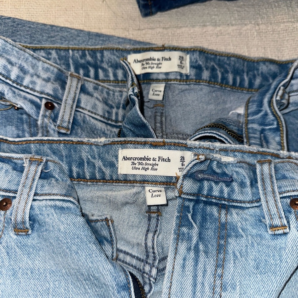 Abercrombie & Fitch Curve Love 90’s jeans 2 pairs